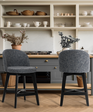 Counter Stools vs Bar Stools